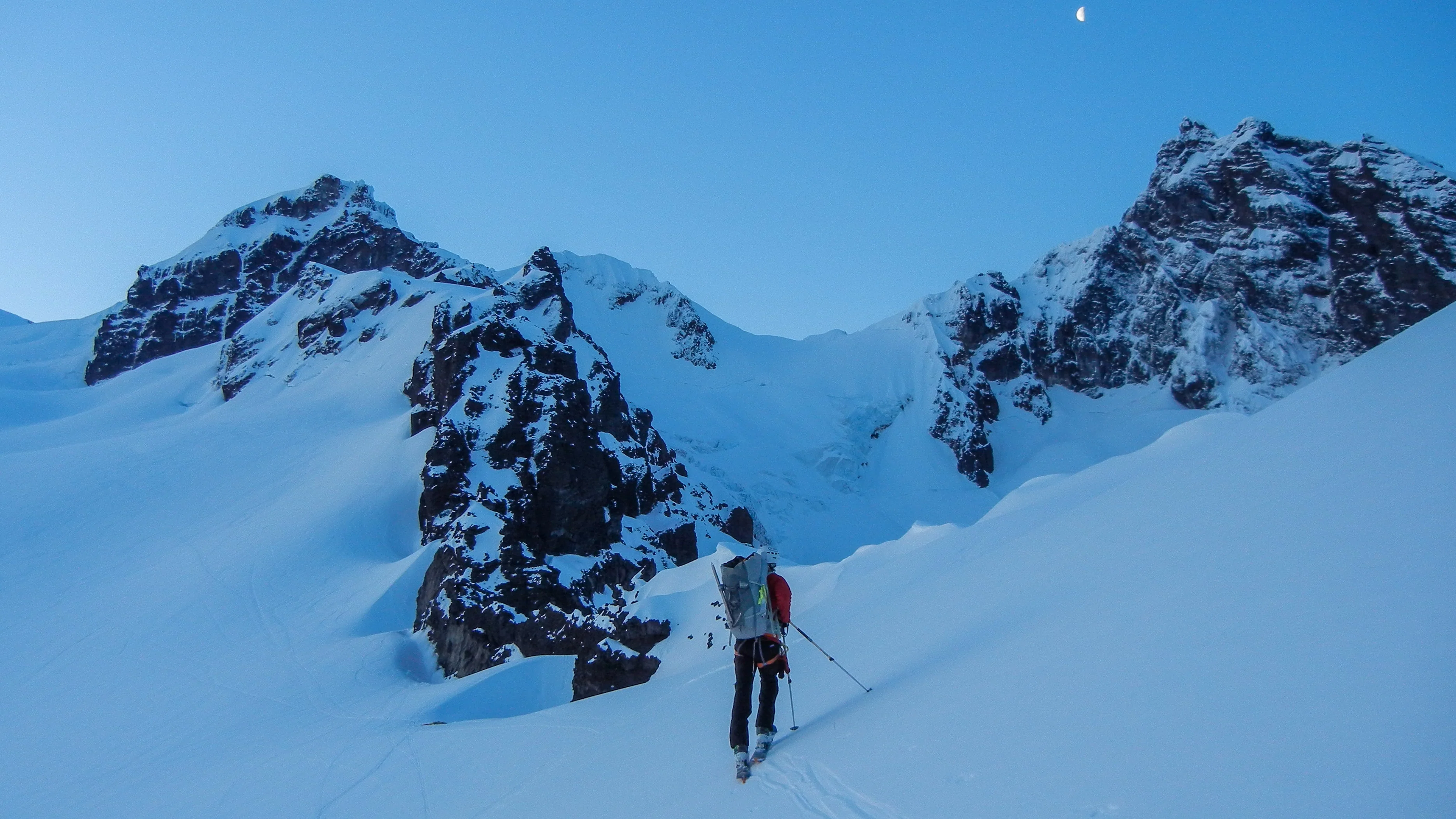 Mt Baker Summit & Ski Descent - Image 2