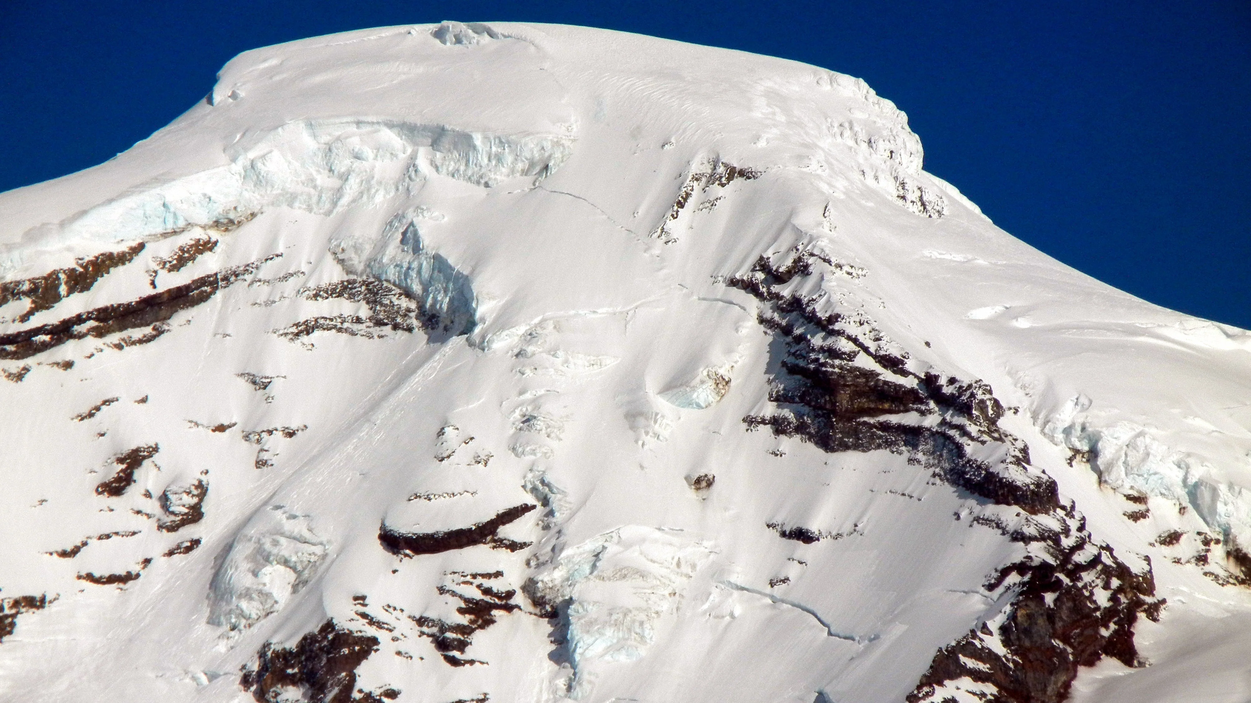 Mt Baker Summit & Ski Descent - Image 6